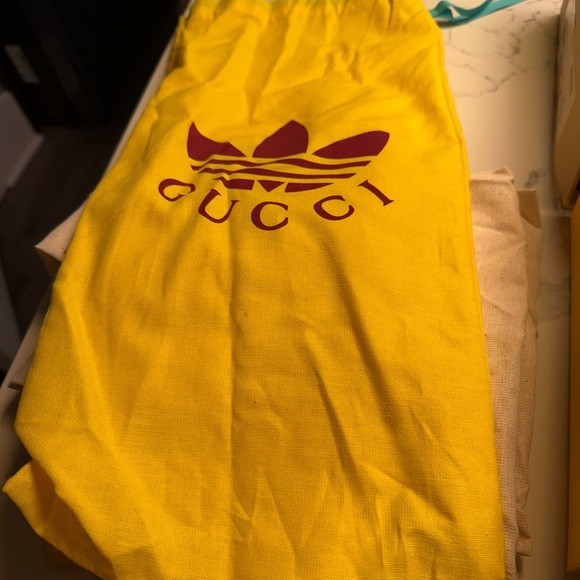 Gucci adidas 6+ which is U.S size 6.5 - Picture 6 of 10
